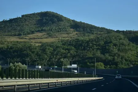 Аўтамабільная шашавая сетка Румыніі ў 2025 годзе