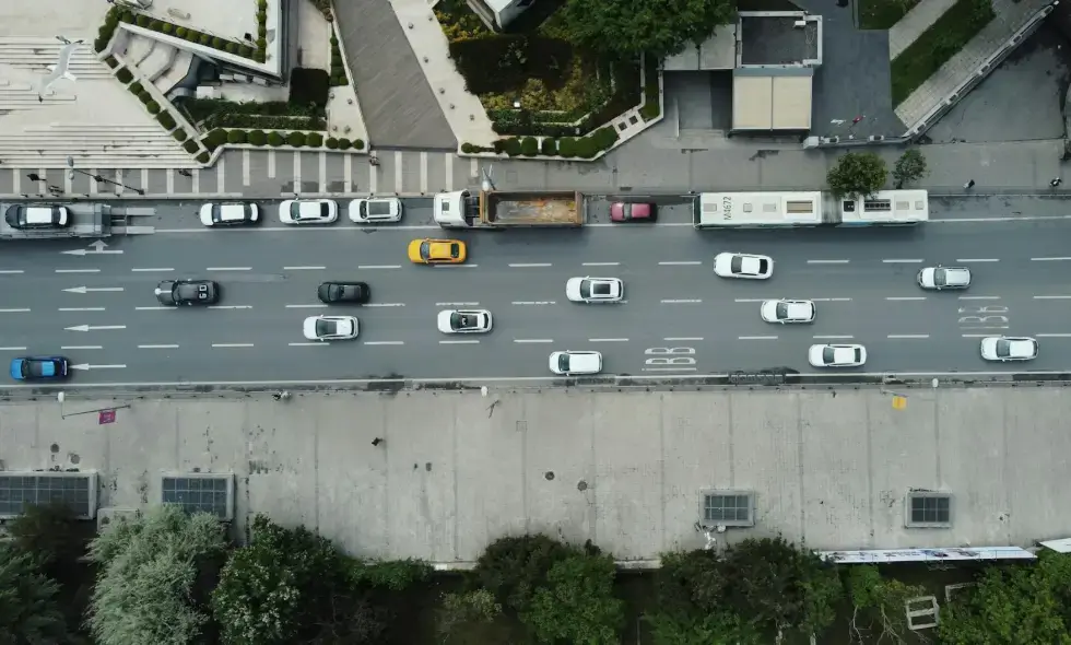 Începând de luni, așteptați-vă la o deteriorare și mai mare a situației deja precare a traficului pe drumul D2 care pornește de la Záhoriá.