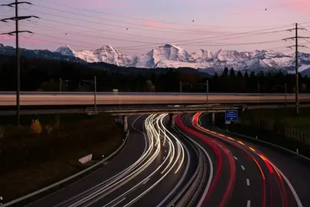 Përdorimi i autostradave të Zvicrës dhe përparësitë e vinjetës dixhitale